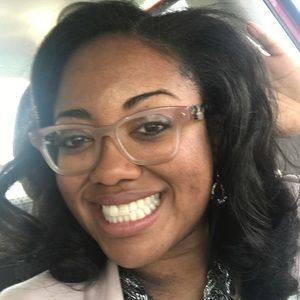 Meet your Posher, Elizabeth